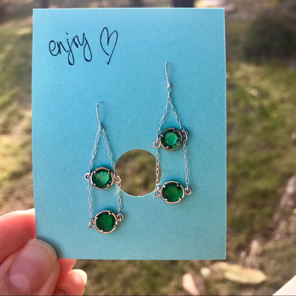 Green glass chandelier earrings - Picture 3 of 7